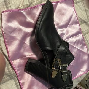 Women’s size 10 Bamboo boots  15